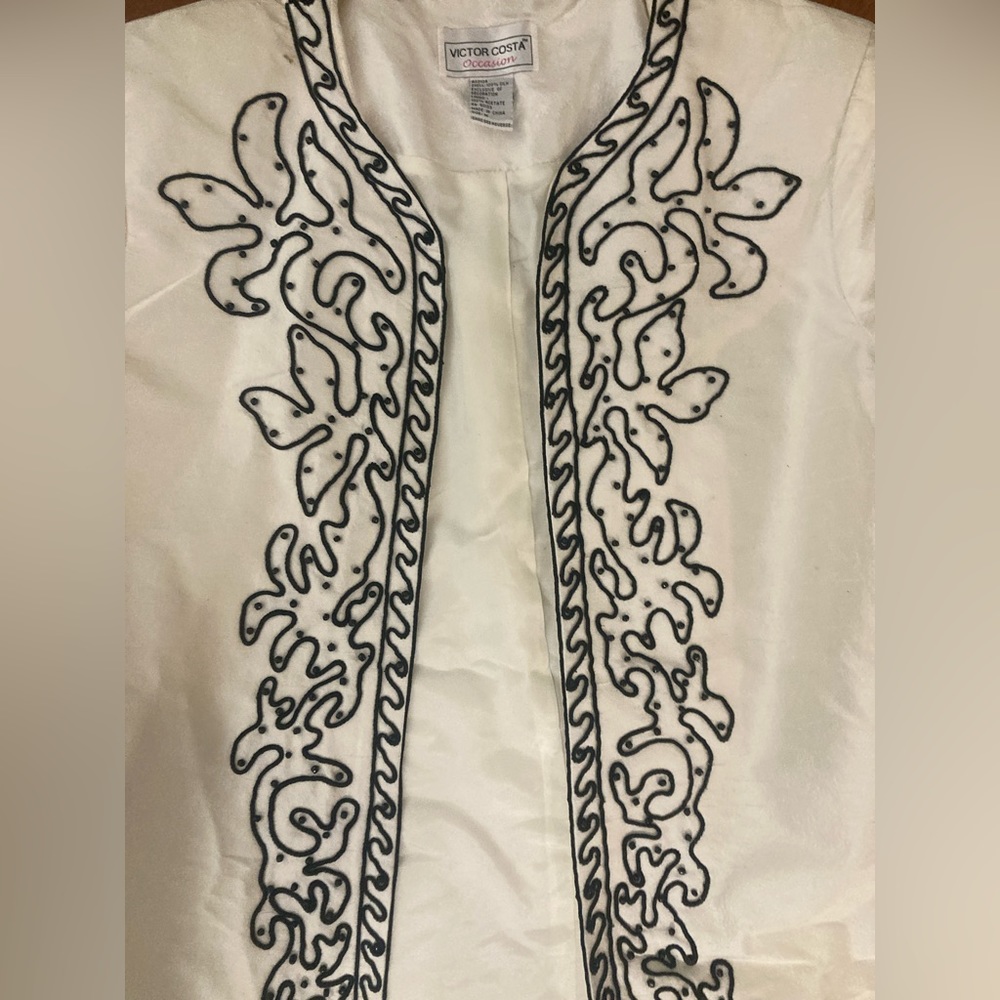 VTG Victor Costa Silk White and Black Beaded Jacket- size M- ELEGANT & GORGEOUS